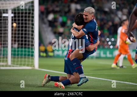 Elche, Espagne. 13 mai 2024. ELCHE, ESPAGNE - 12 MAI : Javi Mier milieu de terrain central de SD Huesca célèbre après avoir marqué le troisième but de son équipe lors du match LaLiga Hypermotion entre Elche CF et SD Huesca au stade Manuel Martinez Valero, le 12 mai 2024 à Elche, Alicante, Espagne. (Photo de Francisco Macia/photo Players images) crédit : Magara Press SL/Alamy Live News Banque D'Images