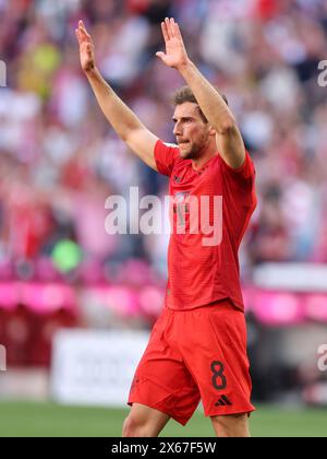 MUNICH, ALLEMAGNE - 12 MAI : Leon Goretzka du Bayern Muenchen réagit lors du match de Bundesliga entre le FC Bayern München et le VfL Wolfsburg à l'Allianz Arena le 12 mai 2024 à Munich, Allemagne. © diebilderwelt / Alamy Stock Banque D'Images
