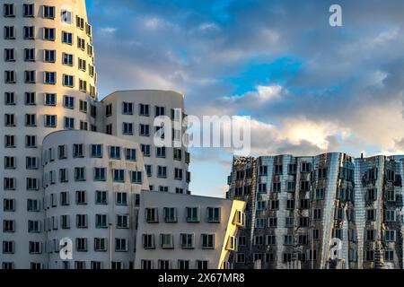 Gehry Buildings - Neuer Zollhof am Medienhafen à Düsseldorf, Rhénanie du Nord-Westphalie, Allemagne Banque D'Images