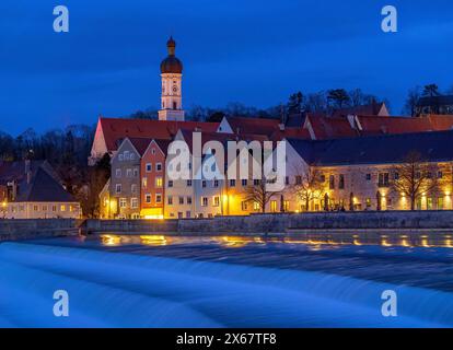 Landsberg am Lech by night, Lechwehr, haute-Bavière, Bavière, Allemagne, Europe Banque D'Images