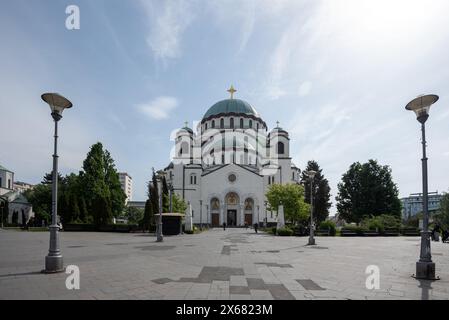 Extérieur de l'église St Sava à Belgrade, menant à l'entrée. Avril 2024. Banque D'Images