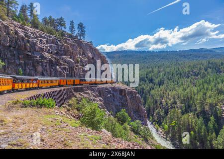 Courbe en fer à cheval sur le chemin de fer à voie étroite Durango & Silverton. Banque D'Images