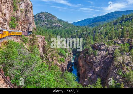 Courbe en fer à cheval sur le chemin de fer à voie étroite Durango & Silverton. Banque D'Images