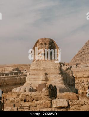 Grand Sphinx et pyramides à Gizeh, Egypte Banque D'Images