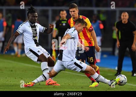 Lecce, Italie. 13 mai 2024. lex et ux en action lors du match de football Serie A TIM entre l'US Lecce et l'Udinese Calcio 1896 au stade via del Mare de Lecce, Italie, lundi 13 mai 2024. (Crédit image : &#xa9 ; Giovanni Evangelista/LaPresse) crédit : LaPresse/Alamy Live News Banque D'Images