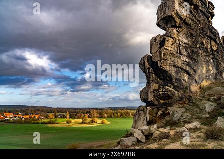 La formation rocheuse Devil's Wall dans le district de Harz près de Thale et Weddersleben, Saxe-Anhalt, Allemagne Banque D'Images