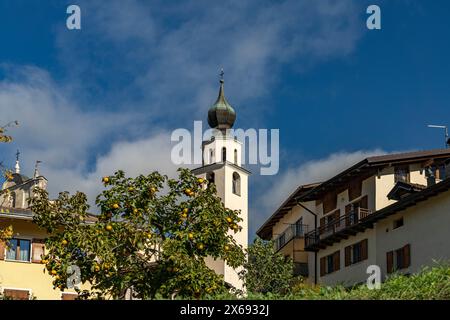 L'église Chiesa della Decollazione di San Giovanni Battista in Madrano, Pergine Valsugana, Trentin, Italie, Europe Banque D'Images