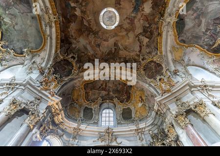 Fresque de plafond à l'intérieur de l'église de pèlerinage Mariä Heimsuchung / Käppele sur le Nikolausberg, Würzburg, basse-Franconie, Bavière, Allemagne Banque D'Images