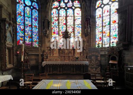 L'autel de l'église Saint-Germain à Pleyben, Finistère. Banque D'Images