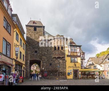 Cochem, vieille ville, porte de la ville Enderttor, restaurant, région de Moselle, Rhénanie-Palatinat, Allemagne Banque D'Images