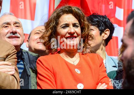 Maria Jesus Montero vue avant la traditionnelle manifestation de la Journée internationale du travail du 1er mai organisée par les syndicats, CCOO, Comisiones Obreras, commissions des travailleurs, UGT, Union General de Trabajadores, dans le centre de Madrid Espagne 1er mai 2024 Banque D'Images