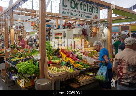 Marché aux légumes à San Remo Banque D'Images