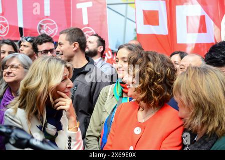 Yolanda Diaz et Maria Jesus Montero devant la traditionnelle manifestation de la Journée internationale du travail du 1er mai organisée par les syndicats, CCOO, Comisiones Obreras, les commissions des travailleurs, UGT, Union General de Trabajadores, dans le centre de Madrid Espagne 1er mai 2024 Banque D'Images