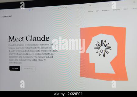 San Francisco, États-Unis. 13 mai 2024. Un moniteur montre le site web de la société Anthropic, qui amène son chatbot IA Claude en Europe. (À dpa : « le logiciel concurrent ChatGPT Claude vient en Europe ») crédit : Andrej Sokolow/dpa/Alamy Live News Banque D'Images