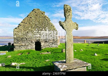 Kilnave Early Celtic Christian Cross à côté de la fin médiévale Kilnave Chapel sur Gruinart Bay, Islay, Hébrides intérieures, Écosse Banque D'Images