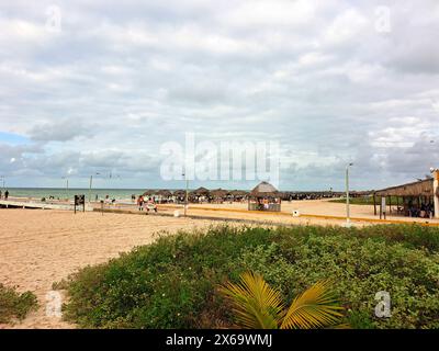 Sisal, Yucatan, Mexique - 20 novembre 2022 : Magic Town, port de pêche avec patrimoine historique, culturel et naturel pour le tourisme de plage et la détente Banque D'Images