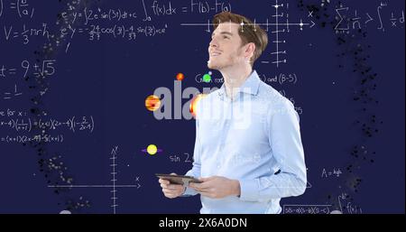 Image de l'homme d'affaires sur les équations et le système solaire Banque D'Images