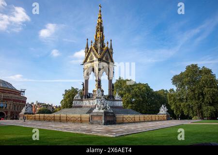 Albert Memorial in Kensington Gardens London, Grade 1 monument classé du patrimoine commandé par la reine Victoria et dévoilé en 1872, Londres, Angleterre, Royaume-Uni Banque D'Images