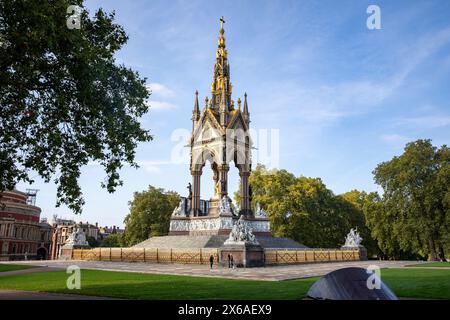 Albert Memorial in Kensington Gardens London, Grade 1 monument classé du patrimoine commandé par la reine Victoria et dévoilé en 1872, Londres, Angleterre, Royaume-Uni Banque D'Images