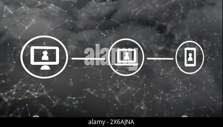 Image d'icônes numériques et réseau de connexions contre le tonnerre et les nuages sombres Banque D'Images