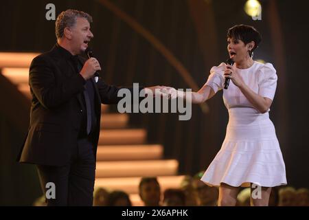 Die Giovanni Zarrella Show Francine Jordi und Semino Rossi. Die Giovanni Zarrella Show. Aufzeichnung der ZDF Sendung AM 07.05.2024 in der Baden-Arena Offenburg. Baden Württemberg, Allemagne. Ausstrahlung voraussichtlich am 21.09.2024 um 20,15 Uhr im ZDF. *** Le Giovanni Zarrella Show Francine Jordi et Semino Rossi le Giovanni Zarrella Show enregistrement du programme ZDF le 07 05 2024 à la Baden Arena Offenburg Baden Württemberg, Allemagne diffusion prévue le 21 09 2024 à 20 15 sur ZDF Banque D'Images