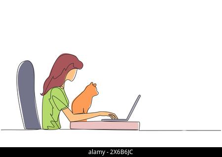 Dessin de ligne continue simple de belle femme assise et embrassant un chat tout en tapant sur ordinateur portable. Le chat mignon regarde l'écran de l'ordinateur portable. Anim Illustration de Vecteur