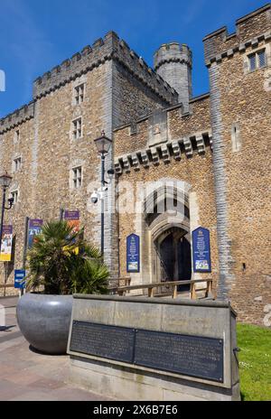 Cardiff Castle South Gate, Cardiff, pays de Galles Banque D'Images