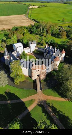 Drone photo château d'Ainay-le-vieil France Europe Banque D'Images