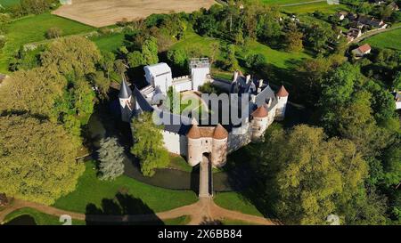 Drone photo château d'Ainay-le-vieil France Europe Banque D'Images