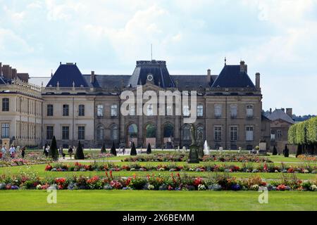 Jardins à la française du Château de Luneville dit « le Versailles Lorrain ». Luneville, Lorraine, France Banque D'Images