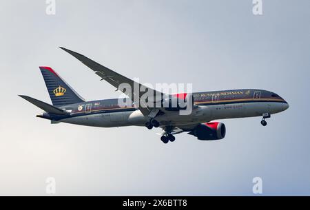 Un Boeing 787-8 Dreamliner royal jordanien, immatriculé JY-BAF, atterrit à LHR, en provenance d'Amman, Jordanie. Crédit JTW Aviation images / Alamy. Banque D'Images