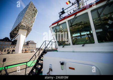 Anvers, Belgique. 14 mai 2024. Lancement officiel de Methatug, le premier remorqueur au monde alimenté au méthanol, mardi 14 mai 2024, à Anvers. Le port d’Anvers-Bruges vise la neutralité climatique d’ici 2050. Faire fonctionner les navires avec des carburants alternatifs est une mesure importante pour réduire les émissions de CO2. BELGA PHOTO JASPER JACOBS crédit : Belga News Agency/Alamy Live News Banque D'Images