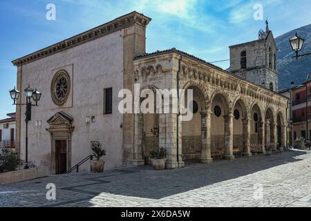L'église de la Renaissance dédiée dans les temps anciens aux saints Nicolas et Clément, maintenant appelée l'église de l'enfant Jésus. Lama dei Peligni, Abruzzes Banque D'Images