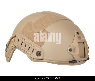 Casque militaire sur un fond blanc. Banque D'Images