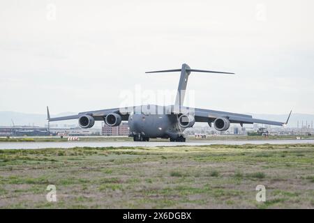 KONYA, TURKIYE - 09 MAI 2023 : atterrissage du Boeing C-17a Globemaster III (F-238 UE-3) de l'armée de l'air des Émirats arabes Unis à l'aéroport de Konya pendant l'Aigl anatolien Banque D'Images