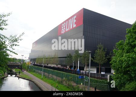 Une vue générale de l'extérieur du Co-op Live à Manchester avant le concert Elbow. L'arène troublée a déclaré qu'elle avait terminé une inspection et qu'elle ouvrirait après une série de retards. La plus grande arène intérieure du Royaume-Uni a reporté son spectacle d'ouverture après qu'une partie de son système de ventilation et de climatisation est tombée au sol du plafond lors d'un Sound check. Date de la photo : mardi 14 mai 2024. Banque D'Images