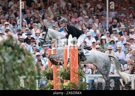 Tom Rowland de Grande-Bretagne avec Dreamliner lors d'un saut d'obstacles au Badminton Horse Trials le 12 mai 2024, Badminton Estate, Royaume-Uni (photo de Maxime David - MXIMD Pictures) Banque D'Images