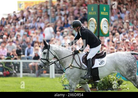 Tom Rowland de Grande-Bretagne avec Dreamliner lors d'un saut d'obstacles au Badminton Horse Trials le 12 mai 2024, Badminton Estate, Royaume-Uni (photo de Maxime David - MXIMD Pictures) Banque D'Images