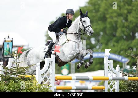 Tom Rowland de Grande-Bretagne avec Dreamliner lors d'un saut d'obstacles au Badminton Horse Trials le 12 mai 2024, Badminton Estate, Royaume-Uni (photo de Maxime David - MXIMD Pictures) Banque D'Images