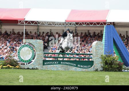 Tom Rowland de Grande-Bretagne avec Dreamliner lors d'un saut d'obstacles au Badminton Horse Trials le 12 mai 2024, Badminton Estate, Royaume-Uni (photo de Maxime David - MXIMD Pictures) Banque D'Images