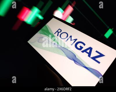 Konskie, Pologne - 13 mai 2024 : logo de la société Romgaz affiché sur le téléphone portable Banque D'Images