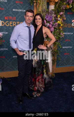 New York, États-Unis. 13 mai 2024. Scott Foley et Marika Dominczyk assisteront à la première mondiale de la saison 3 de Netflix, Bridgerton, au Alice Tully Hall, Lincoln Center, à New York City, New York, États-Unis, le 13 mai 2024. (Photo de Thenews2/NurPhoto) crédit : NurPhoto SRL/Alamy Live News Banque D'Images