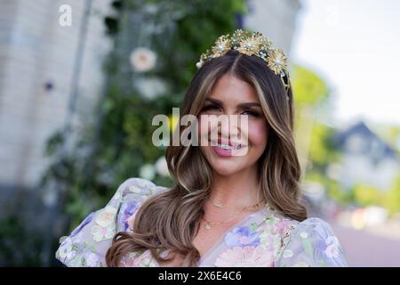 14 mai 2024, Rhénanie du Nord-Westphalie, Kšln : Farina Opoku, influenceuse, vient au Flora pour présenter la troisième saison de la série Netflix 'Bridgerton'. Photo : Rolf Vennenbernd/dpa Banque D'Images