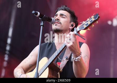 Gonzalo Hermida se produit lors du concert de vive Dial à San Isidro sur la Plaza Mayor de Madrid. 14 mai 2024 Espagne Banque D'Images