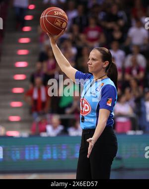 Bonn, Deutschland. 14 mai 2024. Arbitre Anne Panther, Telekom Baskets Bonn vs MHP Riesen Ludwigsburg, easyCredit BBL, Play-In, Bonn, 14.05.2024. Crédit : Juergen Schwarz/Alamy Live News Banque D'Images