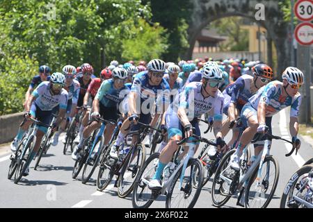 Palma Campania, Italie. 14 mai 2024. Étape cycliste du Giro D'Italia à Palma Campania dans la province de Naples. Les cyclistes, qui sont partis de Pompéi, en action lors du passage avec arrivée à Cusano Mutri. (Crédit image : © Agostino Gemito/Pacific Press via ZUMA Press Wire) USAGE ÉDITORIAL SEULEMENT! Non destiné à UN USAGE commercial ! Banque D'Images