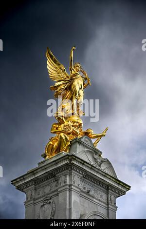 Winged Victory, Queen Victoria Memorial, James's Park, Londres, Angleterre, U. K Banque D'Images