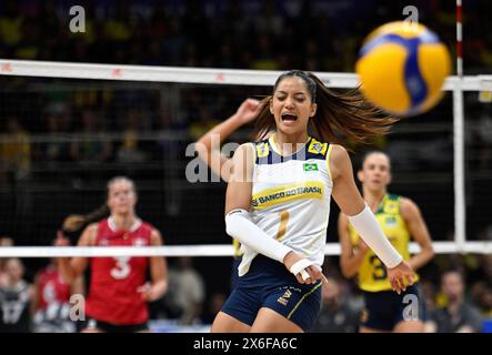 Nyeme, du Brésil, lors du match de la Fédération internationale de volleyball (FIVB) Ligue des Nations de volleyball féminin de la poule 2 entre le Brésil et le Canada Banque D'Images