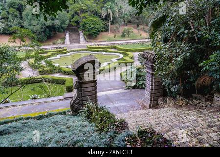 Vieil escalier du jardin botanique de Yardim à São Paulo, Brésil. 13 mai 2024. Banque D'Images