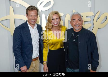 New York, États-Unis. 14 mai 2024. 5/14/24, New York, New York, États-Unis Bertie Gregory, Mariana Van Zeller, Cesar Milan lors du Disney ABC HULU Upfront organisé au Jacob Javitz Center à New York, New York, États-Unis, mardi 14 mai 2024. Crédit : Jennifer Graylock/Alamy Live News Banque D'Images